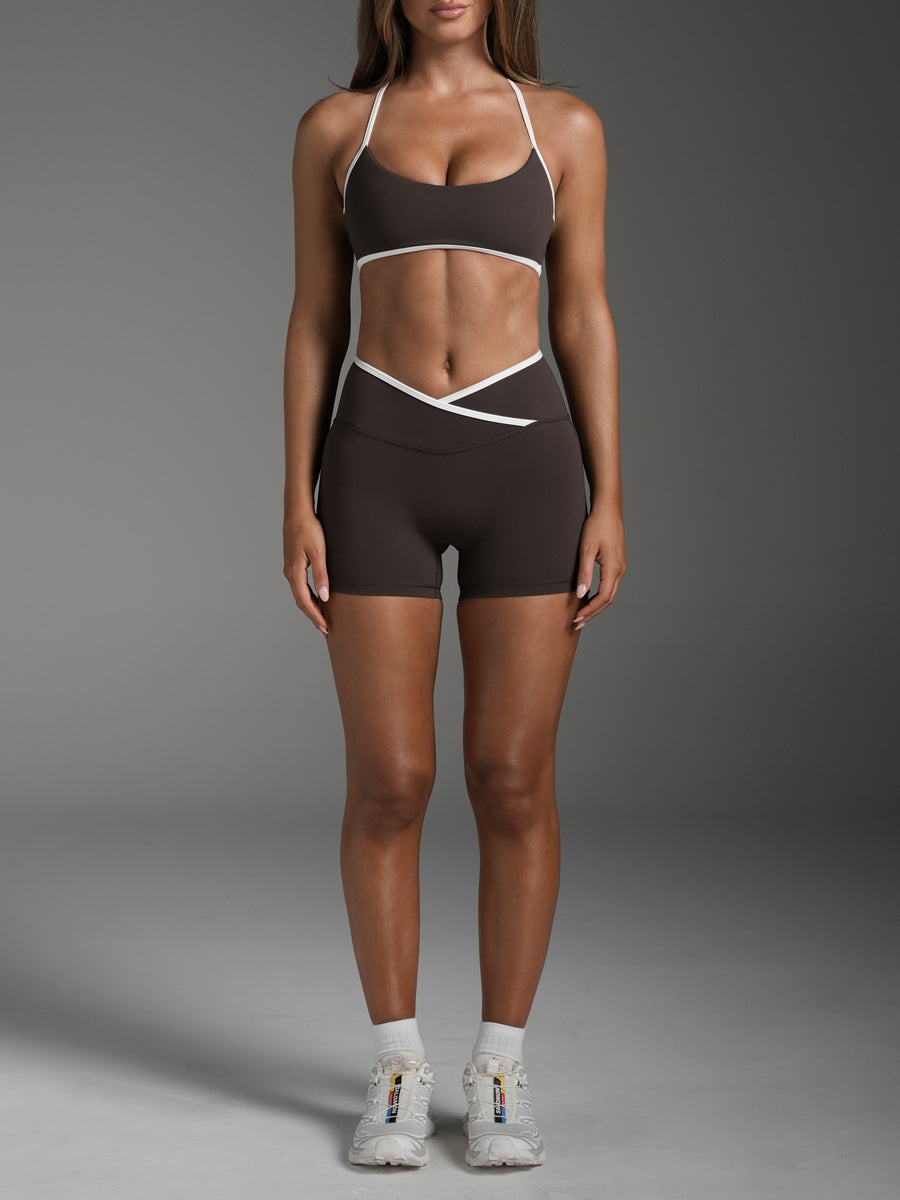 FLX Contrast Crossover Invisible Scrunch Shorts 4" Bittersweet/White